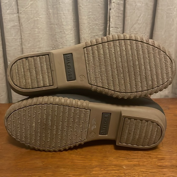 Tommy Hilfiger Duck Boots with Fur Trim - Picture 6 of 8